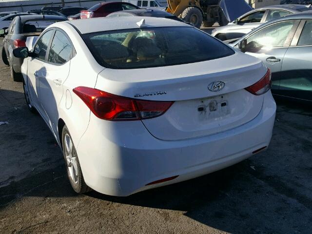 5NPDH4AE4DH328249 - 2013 HYUNDAI ELANTRA GL WHITE photo 3