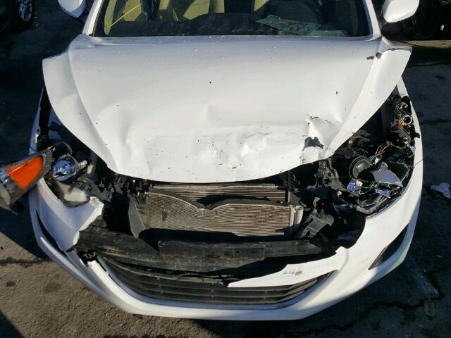 5NPDH4AE4DH328249 - 2013 HYUNDAI ELANTRA GL WHITE photo 7