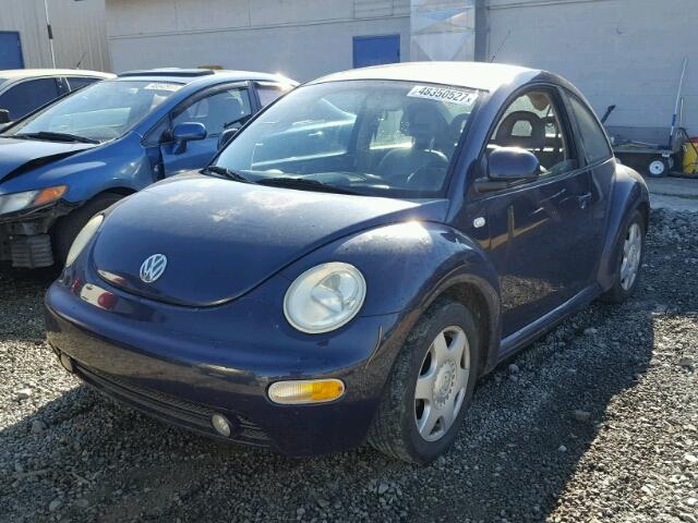 3VWCA21C8YM496489 - 2000 VOLKSWAGEN NEW BEETLE 蓝色 照片 2