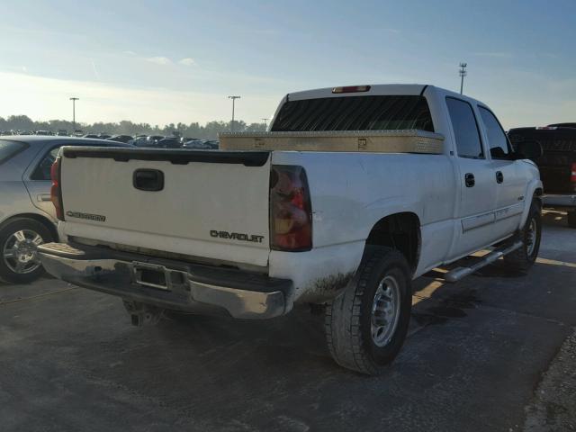 1GCGK23U74F128158 - 2004 CHEVROLET SILVERADO WHITE photo 4