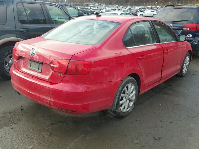 3VWD17AJ6EM381286 - 2014 VOLKSWAGEN JETTA SE RED photo 4