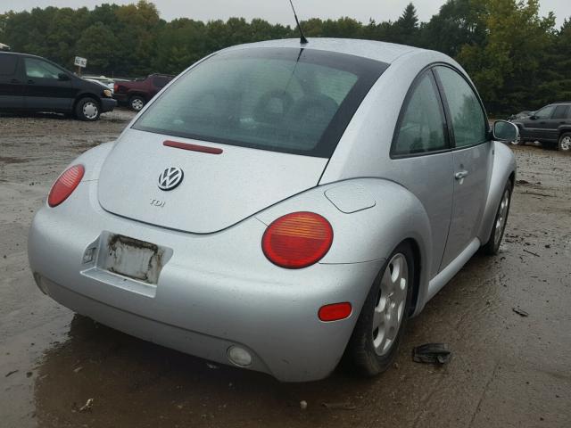 3VWCP21C32M420667 - 2002 VOLKSWAGEN NEW BEETLE 银色 照片 4