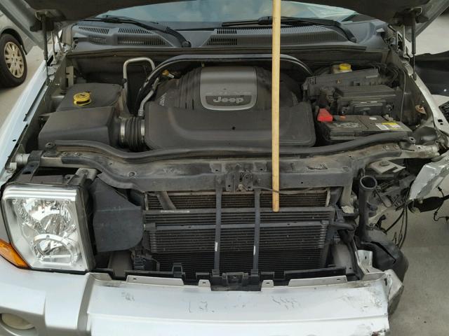 1J8HG58277C553182 - 2007 JEEP COMMANDER 银色 照片 7
