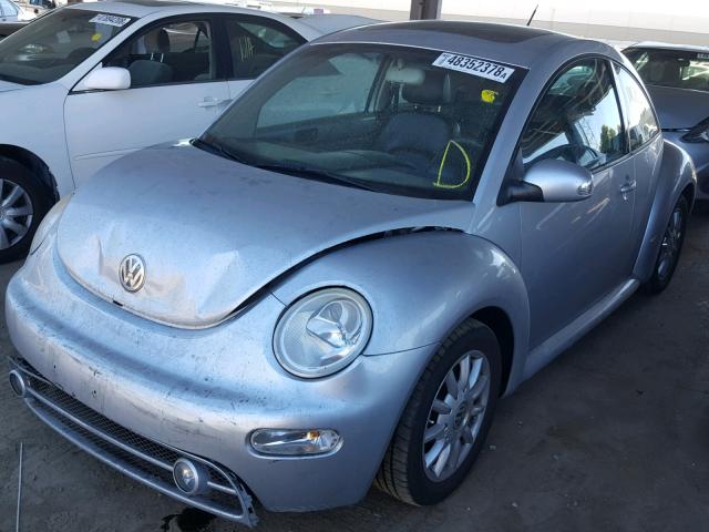 3VWCK31C95M409908 - 2005 VOLKSWAGEN NEW BEETLE 银色 照片 2