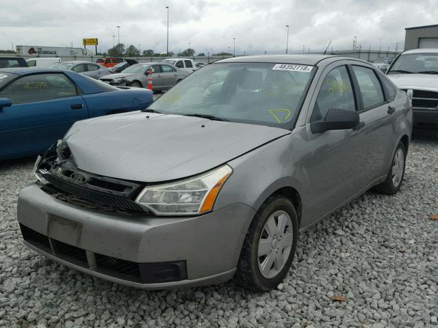 1FAHP34N18W275011 - 2008 FORD FOCUS S/SE SILVER photo 2