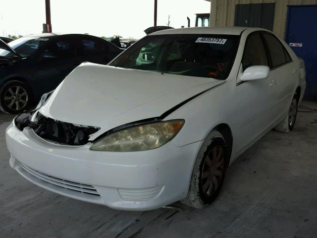 4T1BE32K76U747098 - 2006 TOYOTA CAMRY LE WHITE photo 2