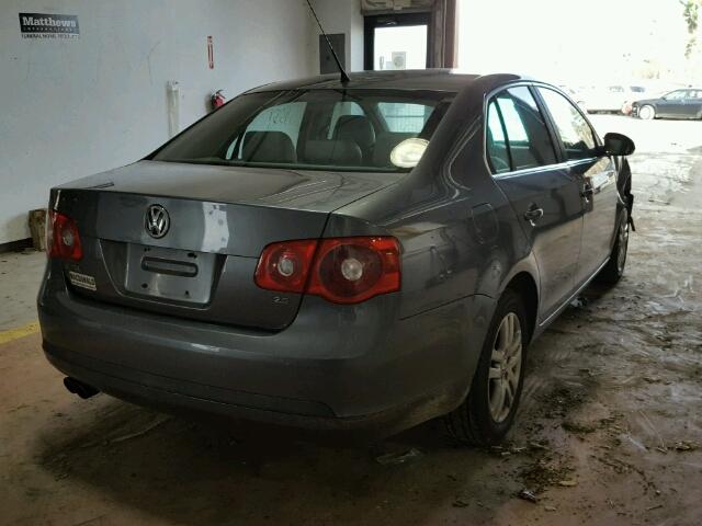 3VWEF71K57M147609 - 2007 VOLKSWAGEN JETTA WOLF SILVER photo 4