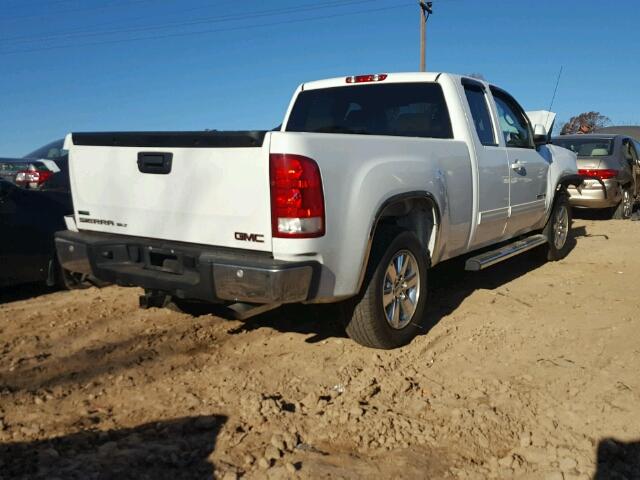 1GTSCWE08AZ114269 - 2010 GMC SIERRA C15 WHITE photo 4