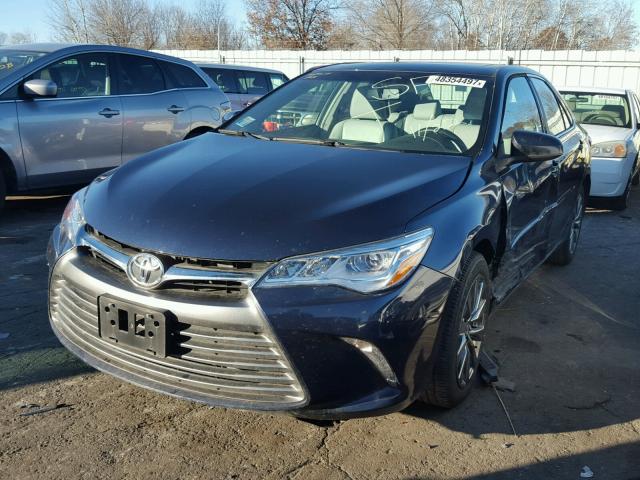 4T1BK1FK9FU567581 - 2015 TOYOTA CAMRY XSE BLUE photo 2