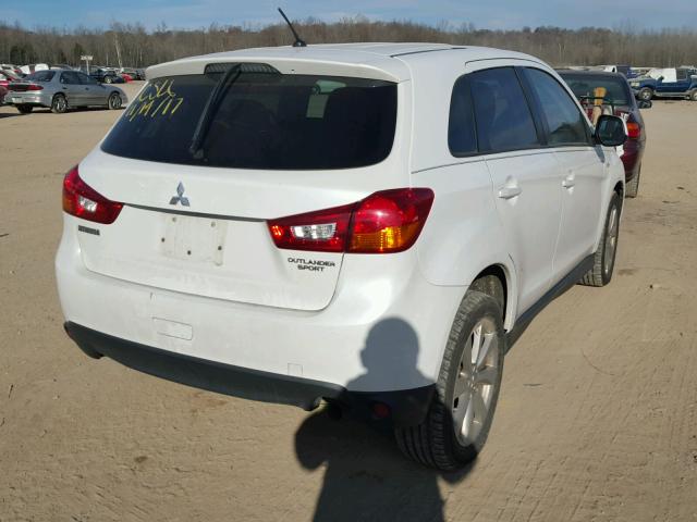 4A4AP3AU4DE006680 - 2013 MITSUBISHI OUTLANDER WHITE photo 4