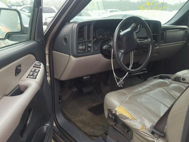 1GNEC13Z32R250738 - 2002 CHEVROLET TAHOE C150 TAN photo 9