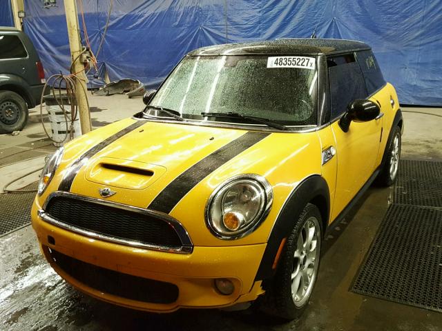 WMWMF735X8TV34422 - 2008 MINI COOPER S YELLOW photo 2