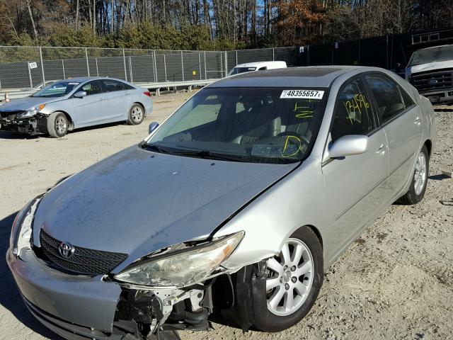 JTDBF30K340152399 - 2004 TOYOTA CAMRY LE SILVER photo 2