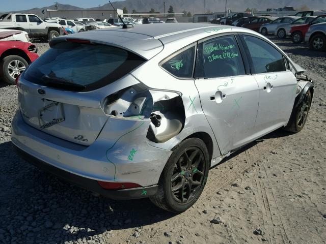 1FADP3K24GL326511 - 2016 FORD FOCUS SE SILVER photo 4