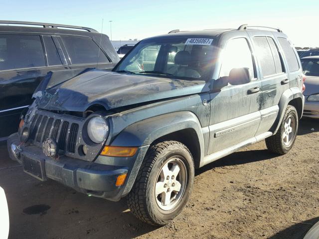 1J8GL58526W187954 - 2006 JEEP LIBERTY LI GREEN photo 2