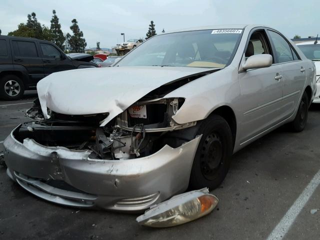 4T1BE32K94U889949 - 2004 TOYOTA CAMRY LE 银色 照片 2