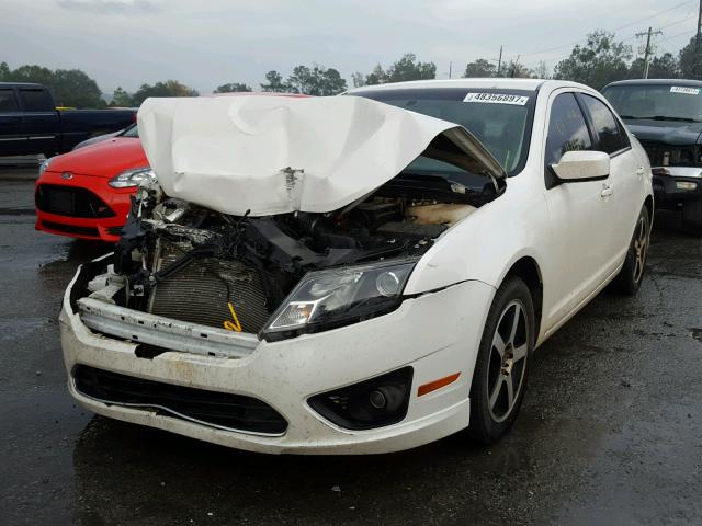 3FAHP0HG4AR427009 - 2010 FORD FUSION SE WHITE photo 2