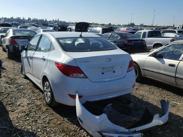 KMHCT4AE5GU070470 - 2016 HYUNDAI ACCENT SE WHITE photo 3