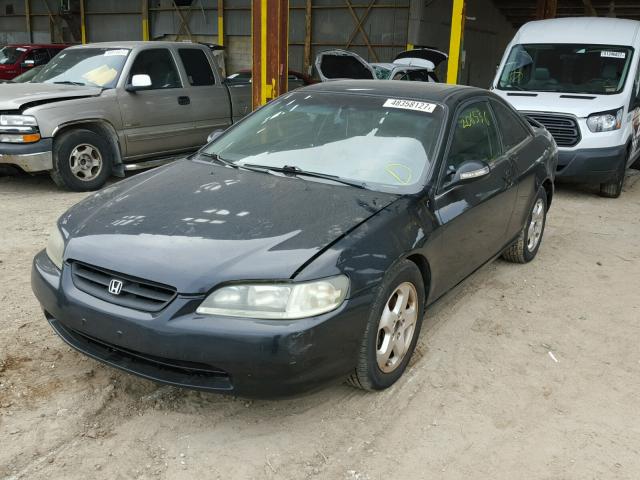 1HGCG2252YA011201 - 2000 HONDA ACCORD EX BLACK photo 2