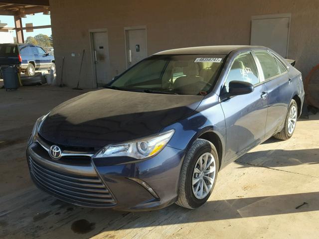4T1BF1FKXFU994742 - 2015 TOYOTA CAMRY LE 蓝色 照片 2