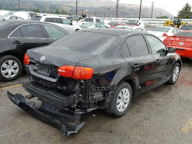 3VW2K7AJ6EM443659 - 2014 VOLKSWAGEN JETTA BASE BLACK photo 4