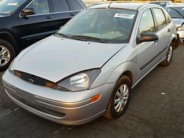 1FAFP33Z04W126692 - 2004 FORD FOCUS LX SILVER photo 2