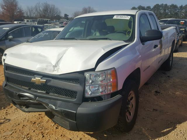 1GCSCPE01AZ280400 - 2010 CHEVROLET SILVERADO WHITE photo 2