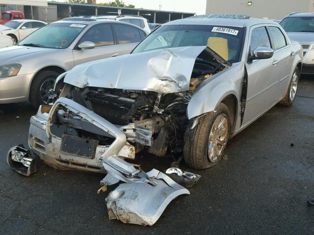 2C3JA63H45H668400 - 2005 CHRYSLER 300C SILVER photo 2