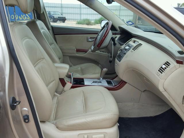 KMHFC46F26A137699 - 2006 HYUNDAI AZERA SE GOLD photo 5