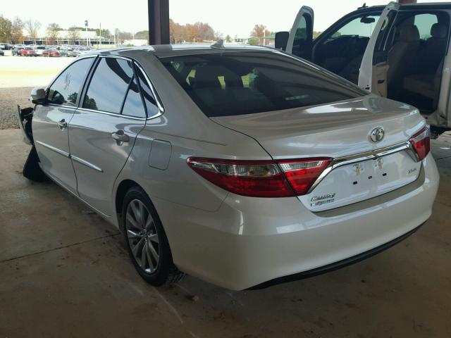 4T1BF1FK7GU583073 - 2016 TOYOTA CAMRY LE თეთრი ფოტო 3
