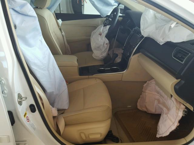 4T1BF1FK7GU583073 - 2016 TOYOTA CAMRY LE თეთრი ფოტო 5