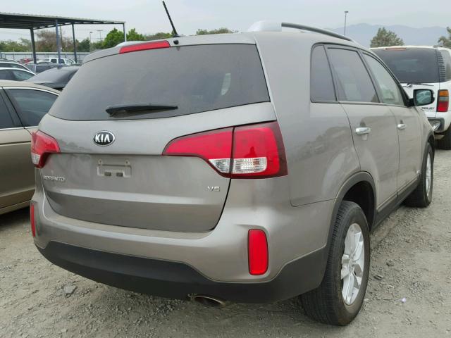 5XYKTDA71FG645794 - 2015 KIA SORENTO LX GRAY photo 4