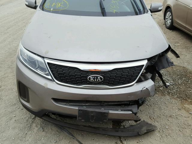 5XYKTDA71FG645794 - 2015 KIA SORENTO LX GRAY photo 7