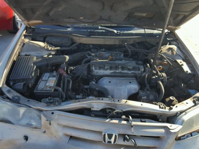 1HGCG56562A061909 - 2002 HONDA ACCORD LX GOLD photo 7