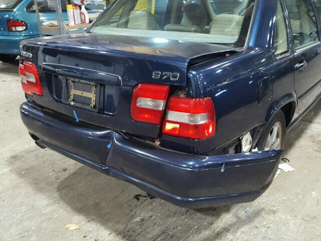 YV1LS61JXY2629423 - 2000 VOLVO S70 BASE BLUE photo 9