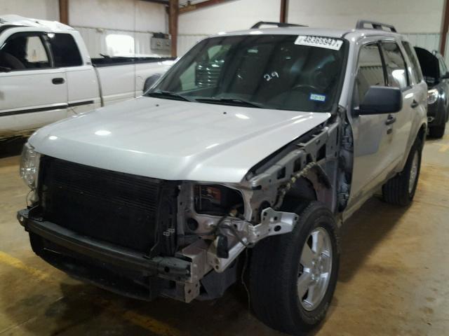 1FMCU03118KD41439 - 2008 FORD ESCAPE XLT SILVER photo 2