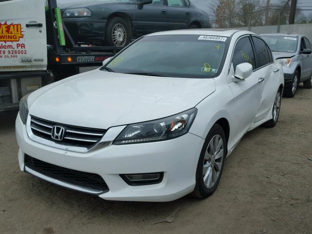 1HGCR2F70DA018504 - 2013 HONDA ACCORD EX WHITE photo 2