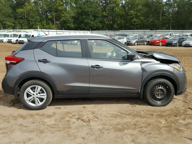 3N1CP5CU8JL514609 - 2018 NISSAN KICKS S GRAY photo 9