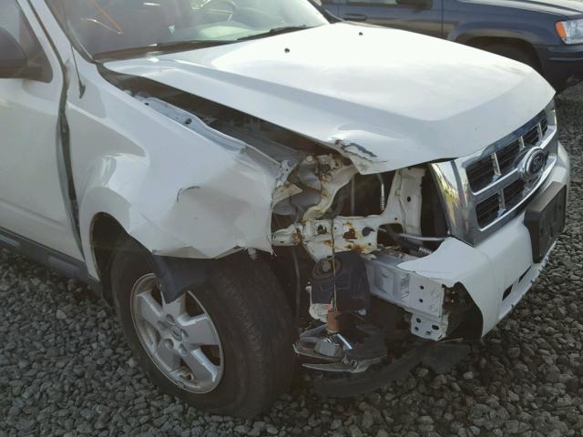 1FMCU0C78CKC25961 - 2012 FORD ESCAPE XLS WHITE photo 9