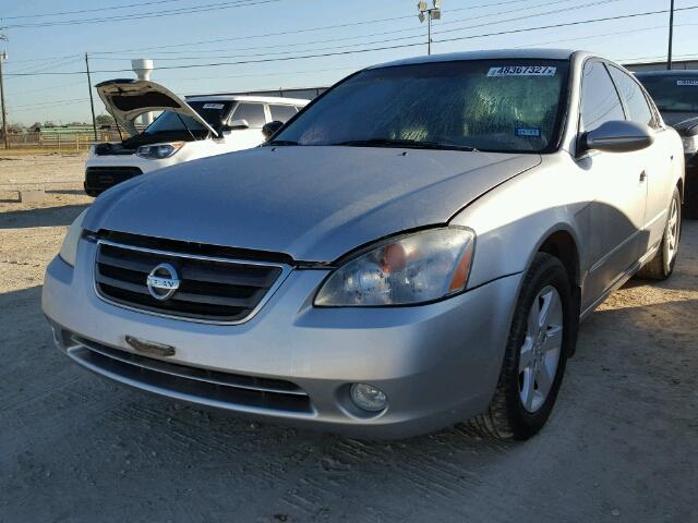 1N4AL11D62C117379 - 2002 NISSAN ALTIMA BAS SILVER photo 2