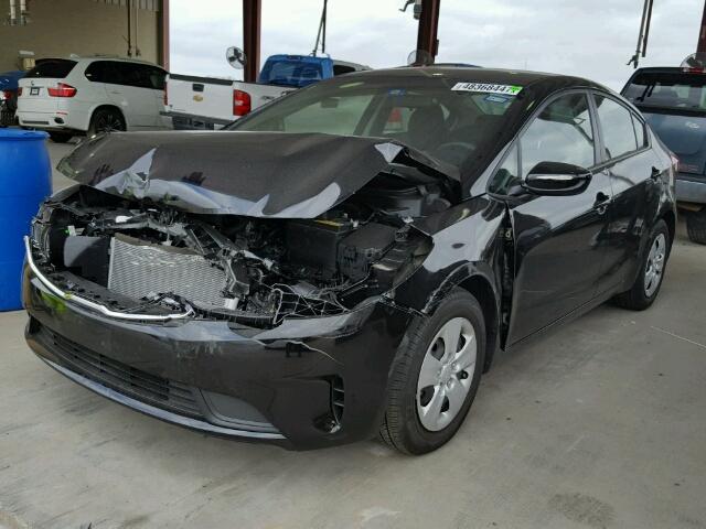 3KPFK4A76HE115731 - 2017 KIA FORTE LX BLACK photo 2