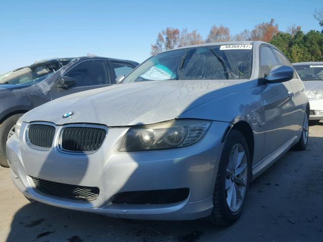 WBAPH7G55ANM49404 - 2010 BMW 328 I SILVER photo 2