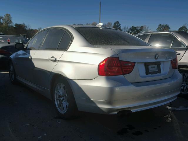 WBAPH7G55ANM49404 - 2010 BMW 328 I SILVER photo 3