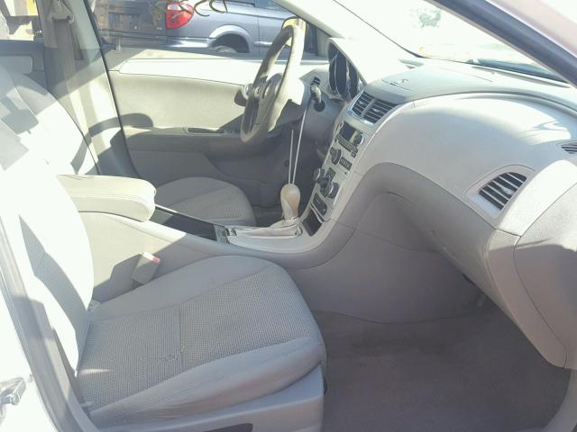 1G1ZA5E03AF280868 - 2010 CHEVROLET MALIBU LS Gümüş foto 5