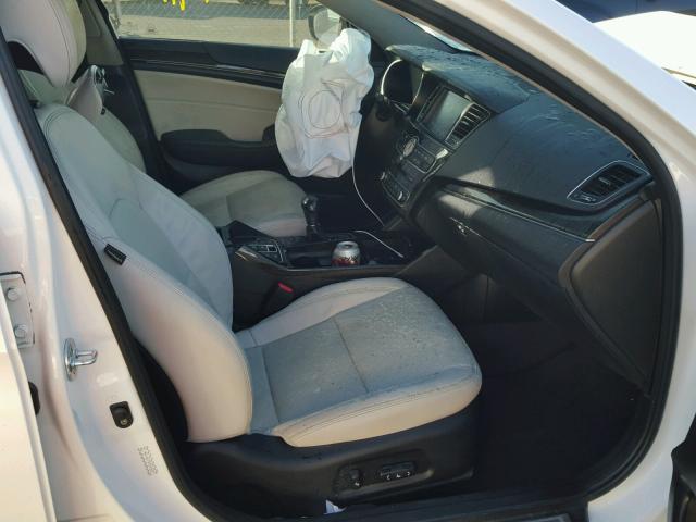 KNALN4D74F5192657 - 2015 KIA CADENZA PR WHITE photo 5