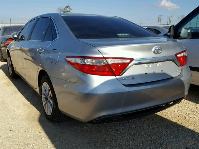4T1BF1FK0HU282601 - 2017 TOYOTA CAMRY LE SILVER photo 3