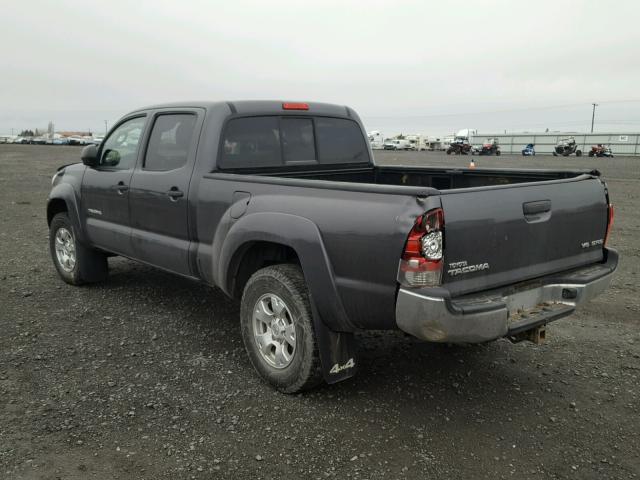 3TMMU4FN3BM037995 - 2011 TOYOTA TACOMA DOU CHARCOAL photo 3