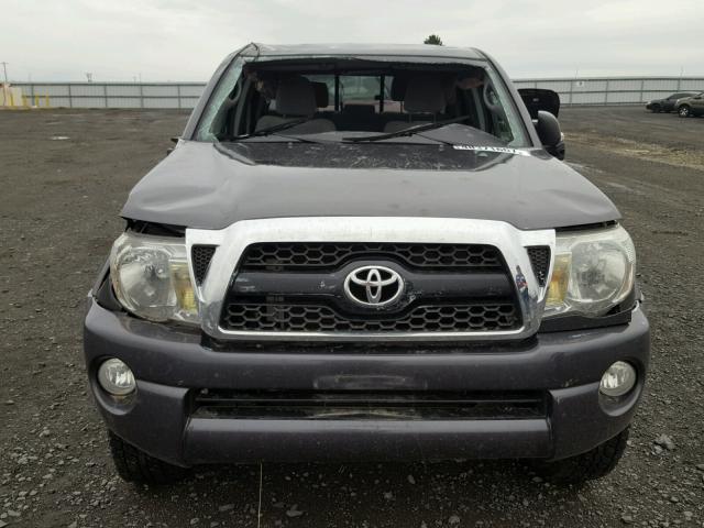 3TMMU4FN3BM037995 - 2011 TOYOTA TACOMA DOU CHARCOAL photo 9