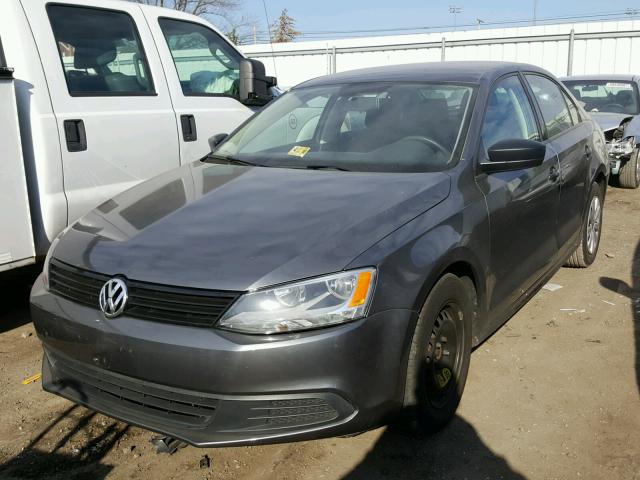 3VW2K7AJ8EM334961 - 2014 VOLKSWAGEN JETTA BASE GRAY photo 2