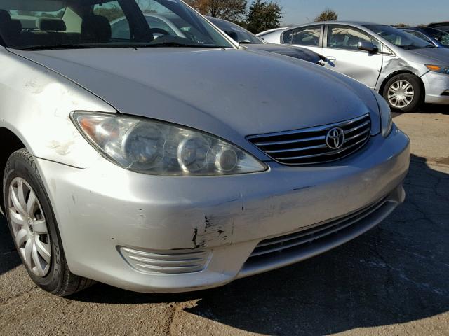 4T1BE32K05U564060 - 2005 TOYOTA CAMRY LE ვერცხლისფერი ფოტო 9